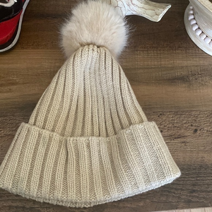 H&M hat